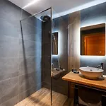 Victorine, Vue Imprenable Avec 热拉梅