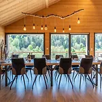 Victorine, Vue Imprenable Avec 热拉梅