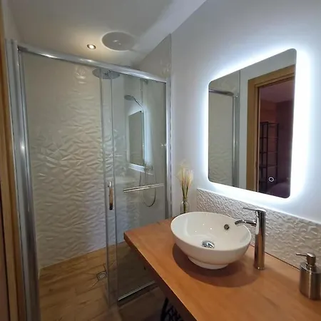 Victorine, Vue Imprenable Avec جوراردُميه