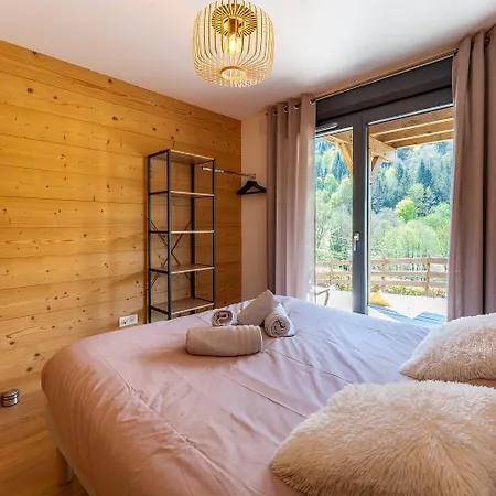 Victorine, Vue Imprenable Avec Жерарме