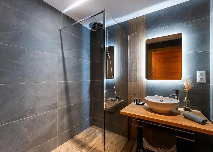 Victorine, Vue Imprenable Avec Жерарме