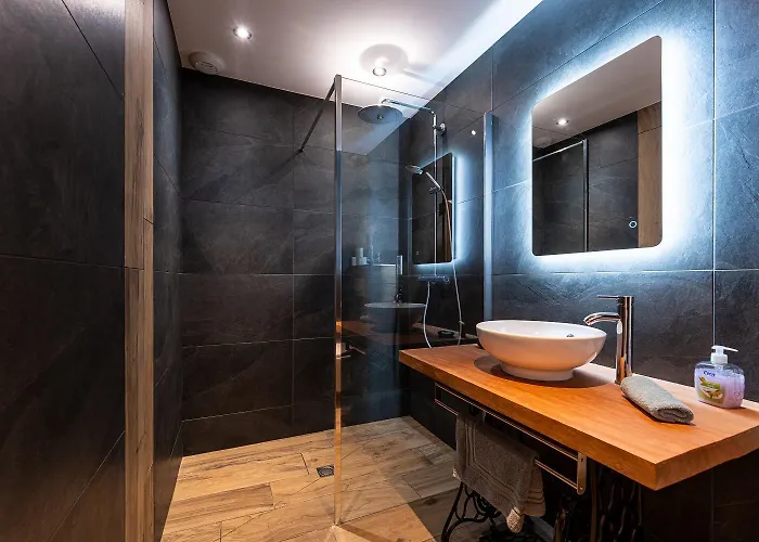 Victorine, Vue Imprenable Avec * Жерарме